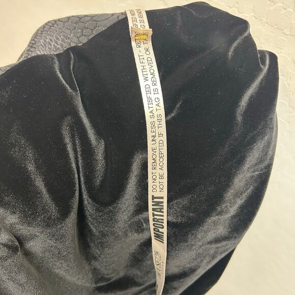 HOUSE OF CB Sancha Velvet Black Mini Strapless Dress Size M NWT - Picture 7 of 7